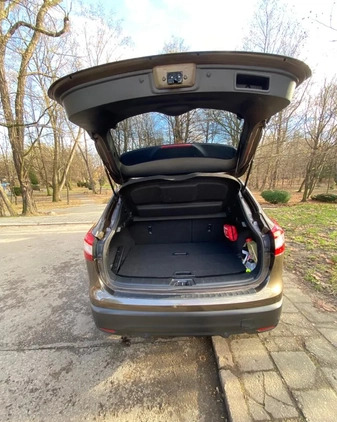 Nissan Qashqai cena 60900 przebieg: 173000, rok produkcji 2016 z Chorzów małe 172